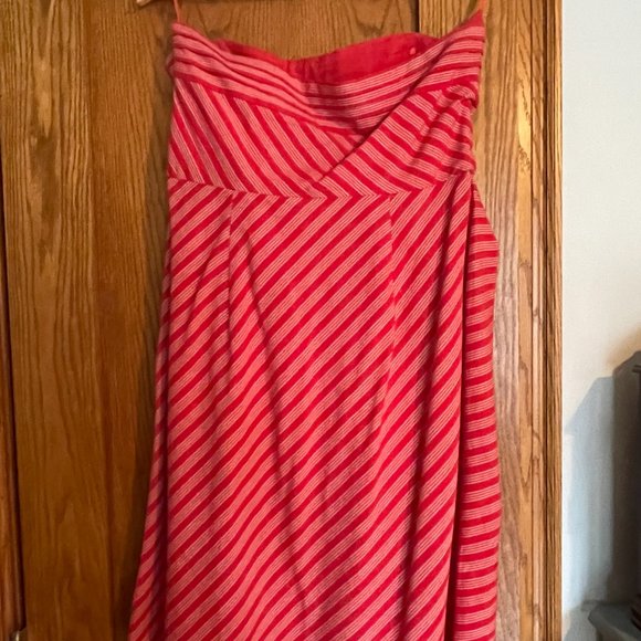 Red Strapless Wrap Design Dress - Picture 5 of 6